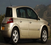Batajnica - Renault Megane  delovi
